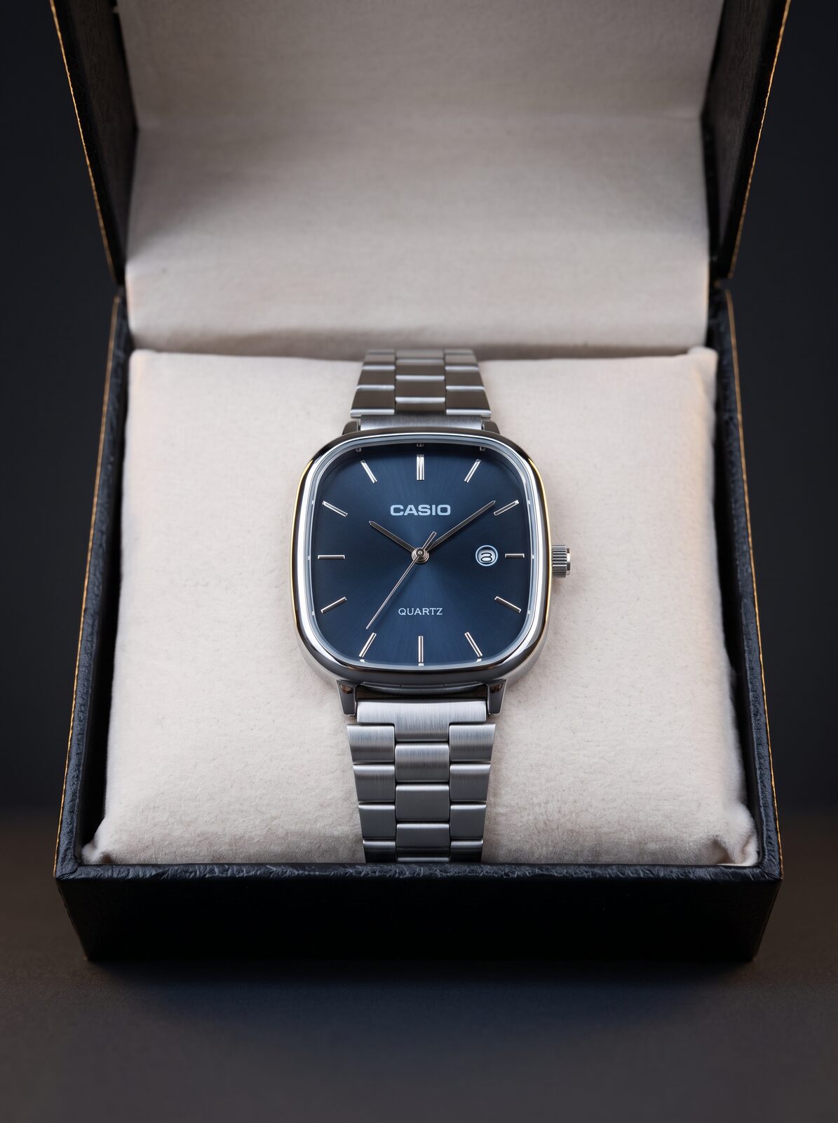 CASIO HOMMES CARRÉ ACIER